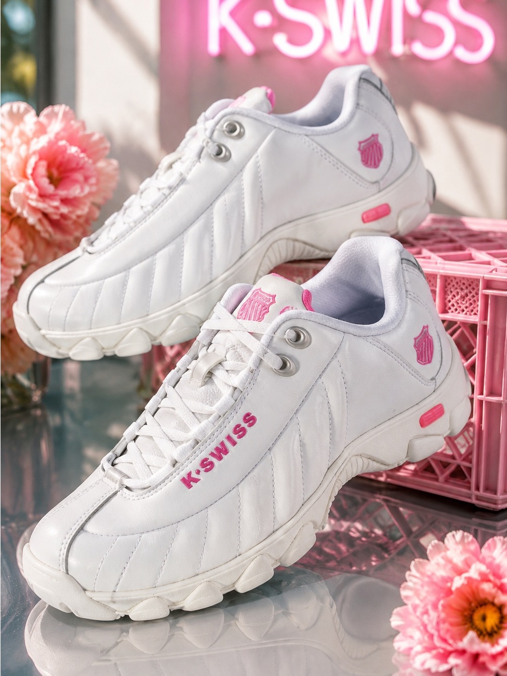 K-Swiss Women's White Leather Sneakers with Pink Logos 9 NIB